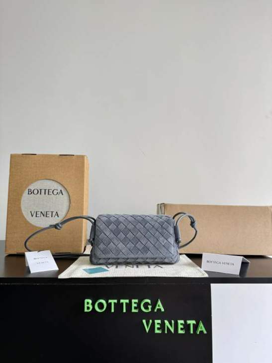 Picture of Bottega Veneta Handbags _SKUfw239241260fw
